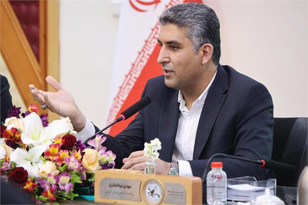 The director of the ILI discusses the achievements and initiatives of the Iran Language Institute during the meeting of the general managers of the Institute for the Intellectual Development of Childr