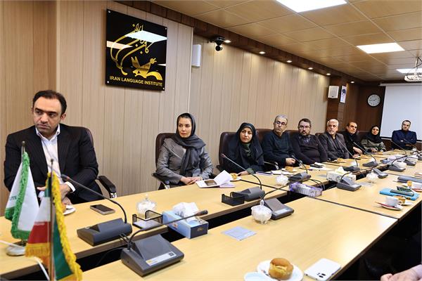 از توسعه کانون زبان ایران در روسیه و کشورهای مشترک‌المنافع حمایت خواهم کرد