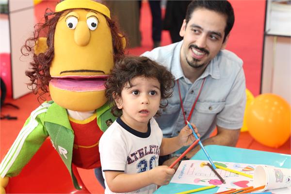 غرفه کانون زبان ایران در نمایشگاه هفته ملی کودک آغاز به کار کرد