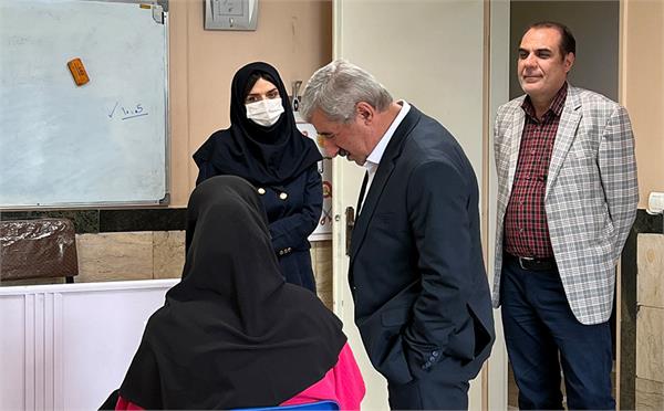 بازدید رئیس کانون زبان ایران از روند برگزاری آزمون جذب مدرس غیرانگلیسی
