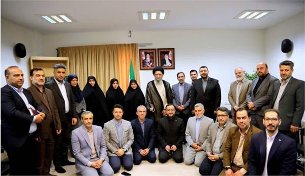 رییس کانون زبان ایران با نمایندۀ ولی فقیه در استان گلستان دیدار کرد