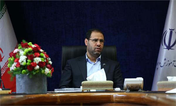 وزیر آموزش و پرورش: کانون زبان ایران باید در آموزش زبان مرجعیت پیدا کند
