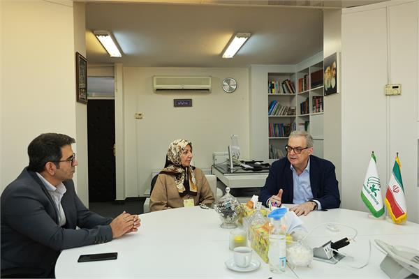 معاون سفیر اسپانیا در ایران از فرآیند برگزاری آزمون DELE در کانون زبان ایران بازدید کرد