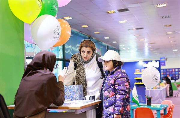 حضور کانون زبان ایران در دهمین جشنواره ملی اسباب بازی (گزارش تصویری)