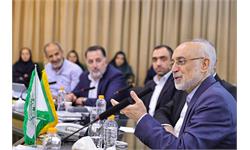 کاری که شما در کانون زبان ایران انجام می‌دهید جز با عشق نمی‌شود