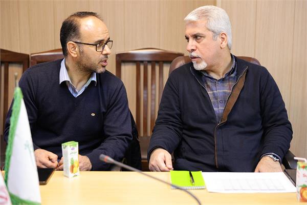 همزمان با هفتۀ پژوهش از کارشناسان کانون زبان ایران تقدیر شد