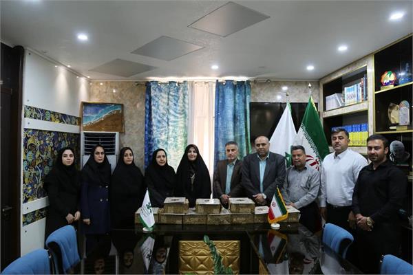 مدیر کل کانون پرورش فکری بوشهر از کارکنان کانون زبان تقدیر کرد