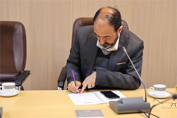 امیر صداقت، مسئول امور عمومی و اموال کانون زبان ایران نیز از رابطان اموال استان‌ها خواست در این حوزه فعال و کوشا باشند و نسبت به ارسال صحیح فاکتورها و اسناد مالی اهتمام ورزند.