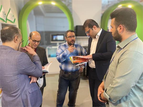 غرفۀ کانون زبان ایران در سی و پنجمین نمایشگاه بین‌المللی کتاب تهران