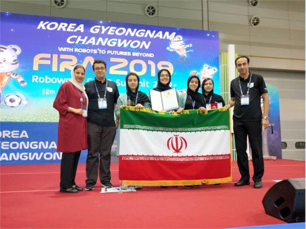 کسب مقام سوم جهانی در مسابقات رباتیک توسط زبان‌آموزان کرمانی