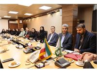 از همکاران بازنشسته کانون زبان ایران تجلیل شدند