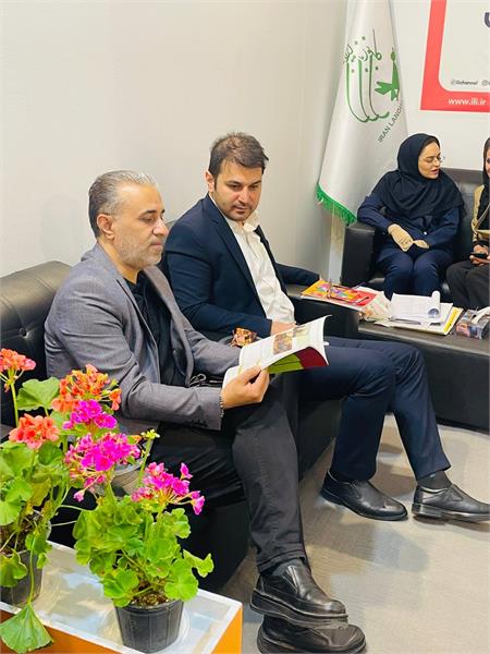 غرفۀ کانون زبان ایران در سی و پنجمین نمایشگاه بین‌المللی کتاب تهران