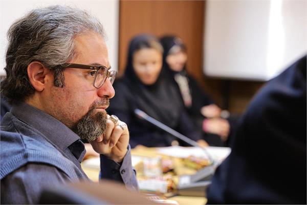 همزمان با هفتۀ پژوهش از کارشناسان کانون زبان ایران تقدیر شد