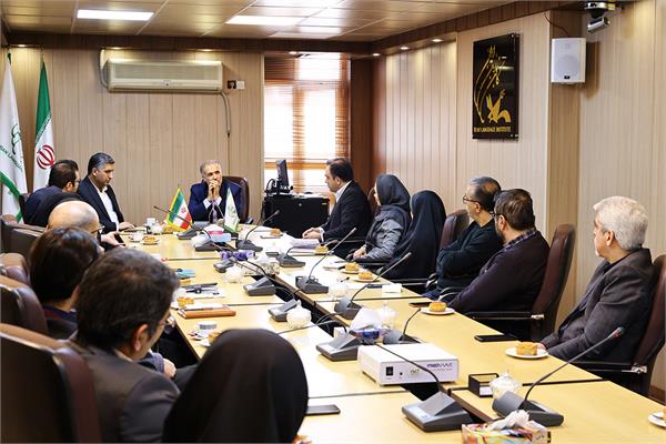 از توسعه کانون زبان ایران در روسیه و کشورهای مشترک‌المنافع حمایت خواهم کرد