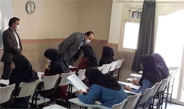 بازدید معاون اداری مالی کانون زبان از برگزاری آزمون کتبی جذب و تربیت مدرس در استان البرز