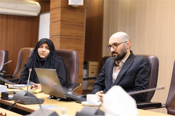 تعامل و هم‌افزایی میان معاونان، مدیران و کارکنان کانون زبان ایران در نشستی مشترک