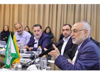 کاری که شما در کانون زبان ایران انجام می‌دهید جز با عشق نمی‌شود