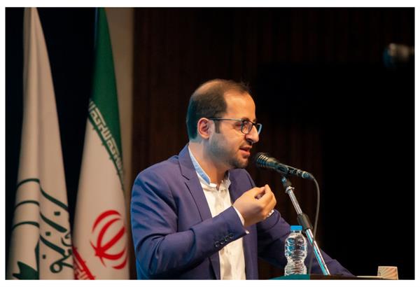 کار تیمی اساس موفقیت‌های کانون زبان ایران است