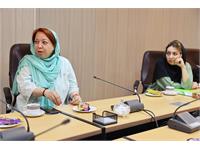 جلسۀ هم‌اندیشی رییس کانون زبان ایران با جمعی از مدرسان