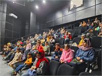 نمایش انگلیسی «کار سخت» در برازجان