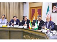 کاری که شما در کانون زبان ایران انجام می‌دهید جز با عشق نمی‌شود