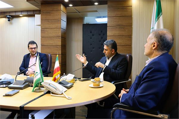 از توسعه کانون زبان ایران در روسیه و کشورهای مشترک‌المنافع حمایت خواهم کرد