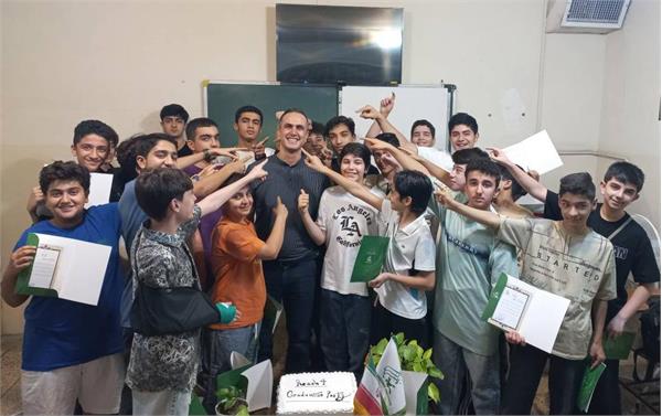 گزارش تصویری از برگزاری جشن فارغ‌التحصیلی در مراکز آموزشی اصفهان