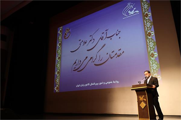 مواجه با پیشرفت هوش مصنوعی و تکنولوژی‌های روز دنیا و تاثیری که بر روی زبان‌آموزی قابل تامل است