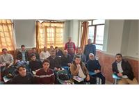 بازدید از مراکز آموزشی کانون زبان و توسعه فعالیت ها در منطقه آزاد ارس