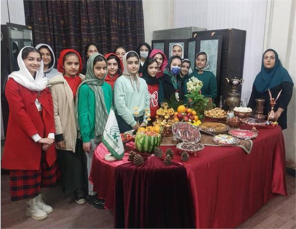 مراکز آموزشی استان یزد به استقبال یلدا رفتند (گزارش تصویری)
