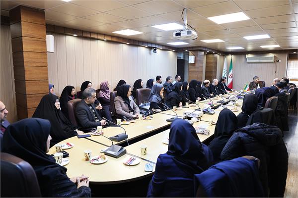 مراسم تقدیر از همکاران بازنشسته کانون زبان ایران برگزار شد