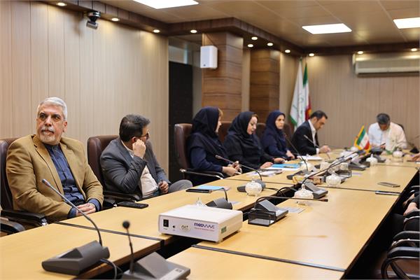 اولین دغدغۀ ما تلاش برای بهبود معیشت کارکنان است