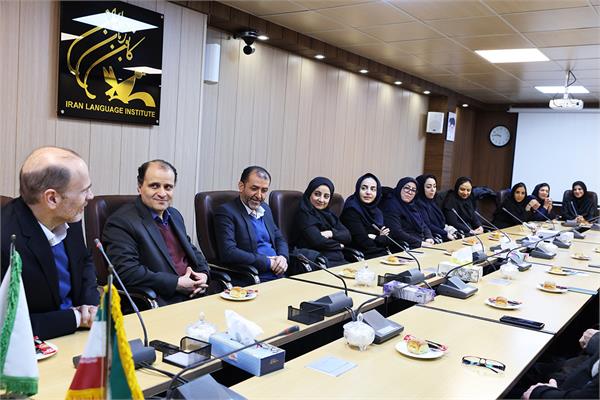 مراسم تقدیر از همکاران بازنشسته کانون زبان ایران برگزار شد