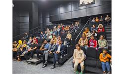 نمایش انگلیسی «کار سخت» در برازجان