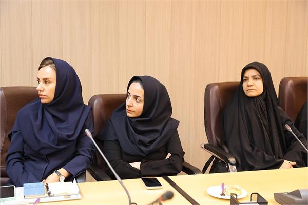 از همکاران بازنشسته کانون زبان ایران تجلیل شدند