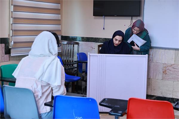 اولین دورۀ مسابقۀ «لیگ لغت انگلیسی» برگزار شد