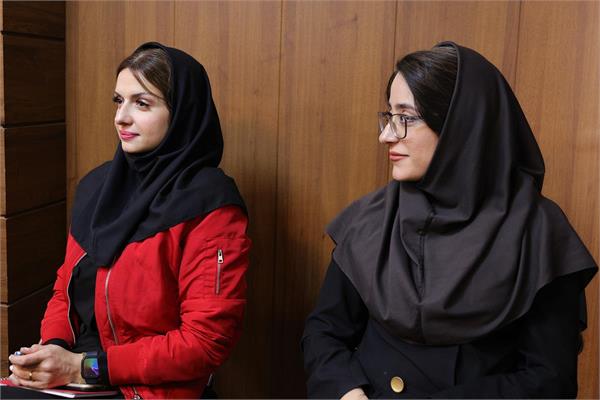 همزمان با هفتۀ پژوهش از کارشناسان کانون زبان ایران تقدیر شد