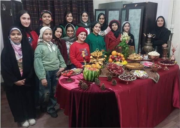 مراکز آموزشی استان یزد به استقبال یلدا رفتند (گزارش تصویری)