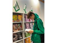 گزارش تصویری؛  اولین روز نمایشگاه سی و پنجم در غرفه کانون زبان ایران