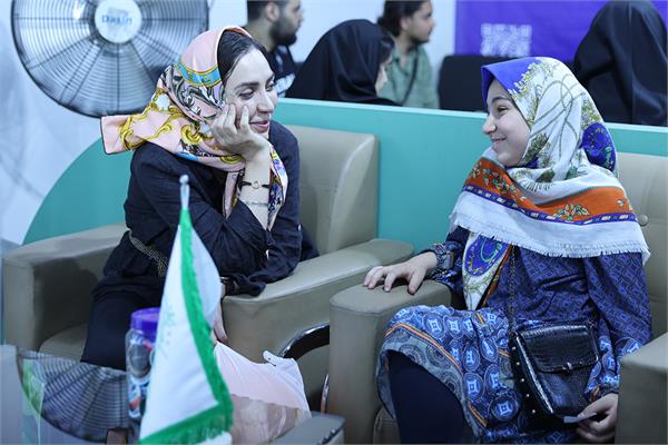 بازدید رئیس کانون از نمایشگاه کتاب 5