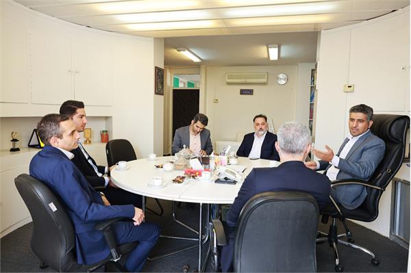 تفاهم نامۀ همکاری میان کانون زبان ایران و شرکت خدمات و پشتیبانی توسعۀ تعاون منعقد شد