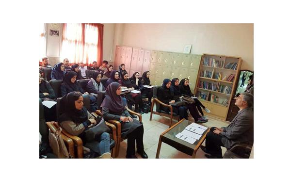 جلسۀ هم‌اندیشی مدرسان مراکز آموزشی زنجان برگزار شد