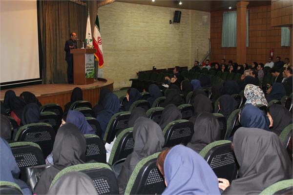مدرسان حافظان سنگر کانون زبان ایران هستند